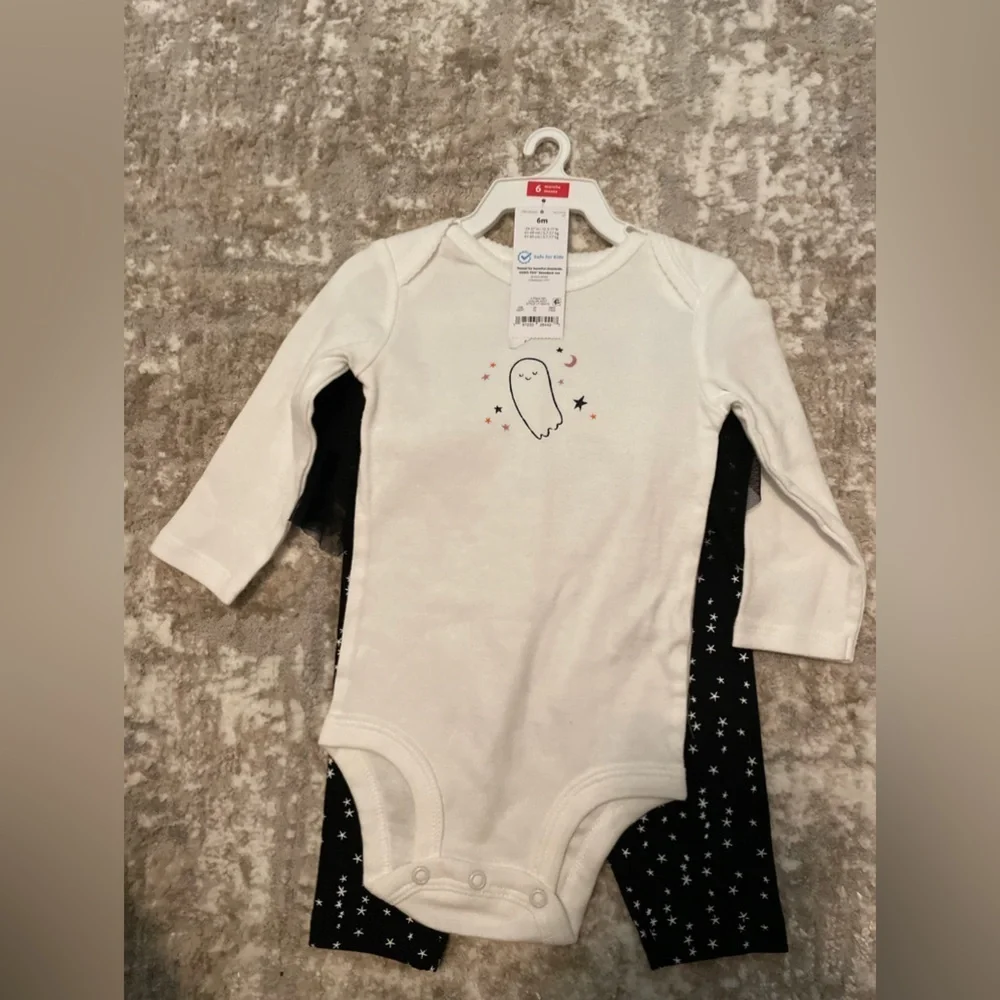 Carter's White and Black Bodysuit Set with Ghost and Stars size 6M -NWT